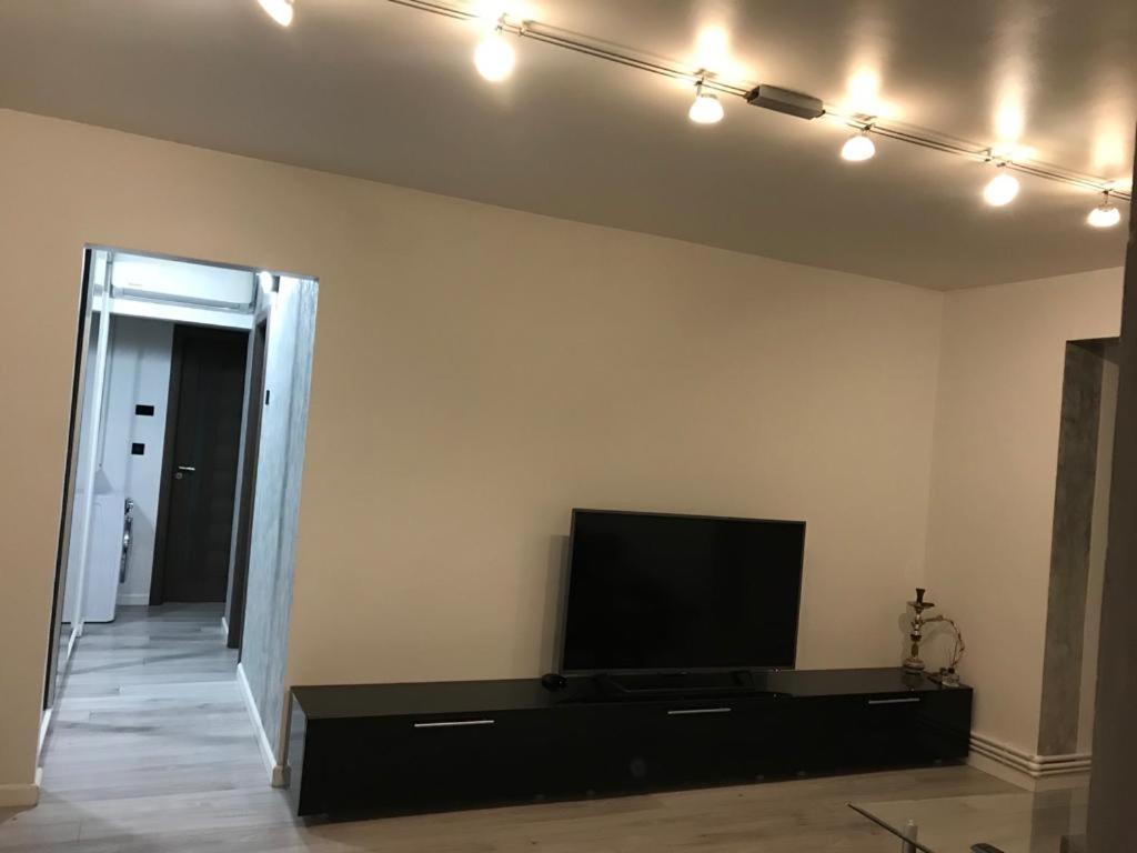 Elegant & Silver Luxury Apartament Крайова Екстериор снимка